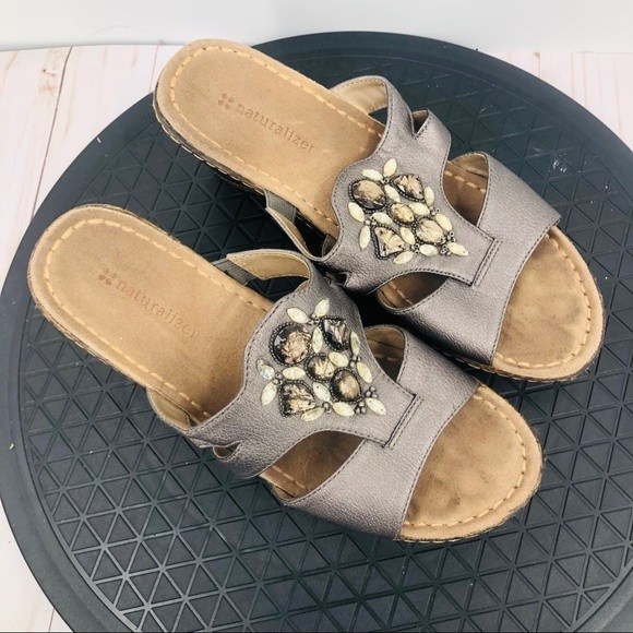 Naturalizer women’s silver slides with small wedge‎ and beads on top size 9M - Picture 1 of 12